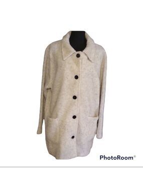 𝅺CW classics oat colored jacket